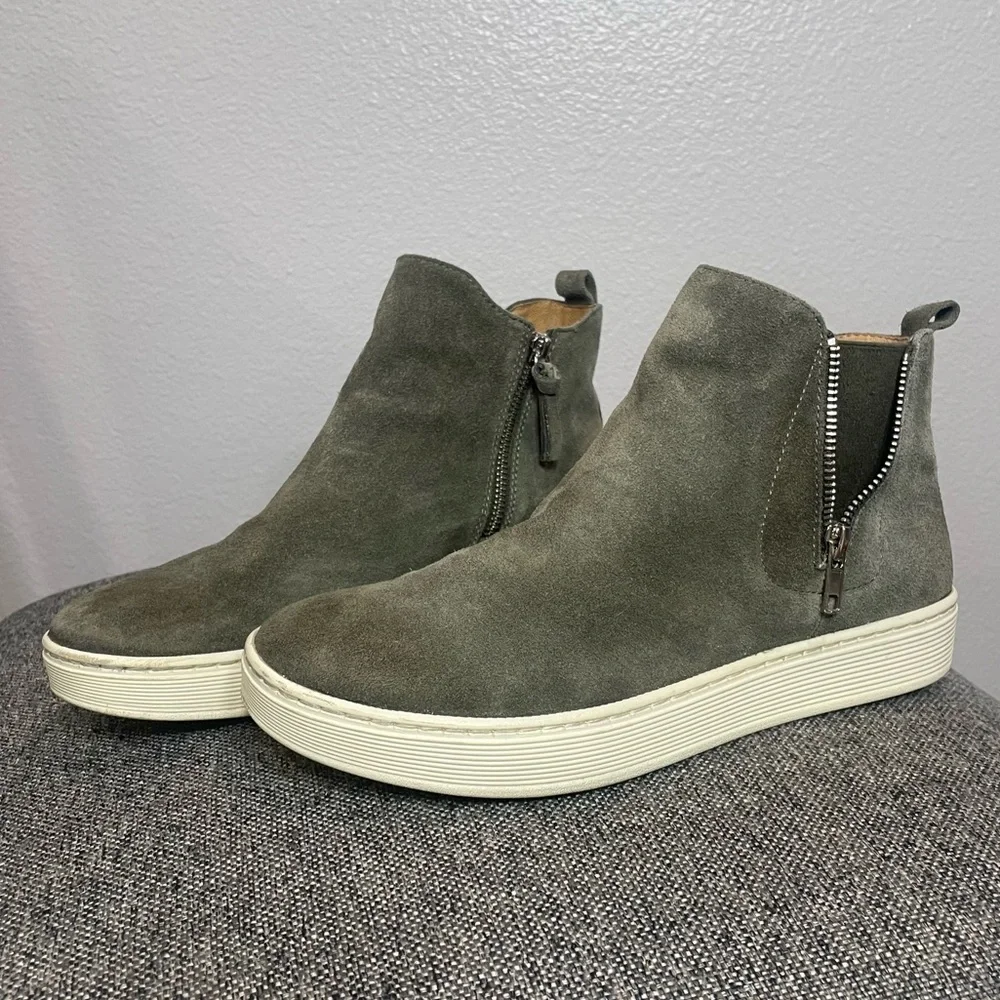 Sofft Britton Leather Olive Suede Zipper Ankle Boots / Shoes. Aqua Sofft